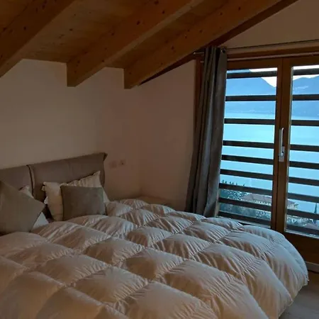 Spectacular Views And Modern Living On Hébergement de vacances Bellano