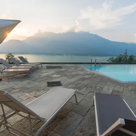 Spectacular Views And Modern Living On בית נופש