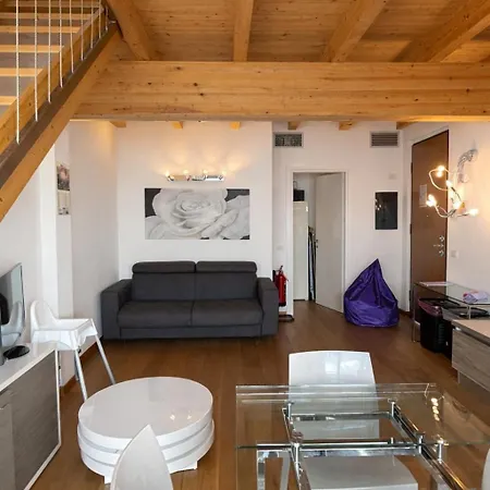 Spectacular Views And Modern Living On