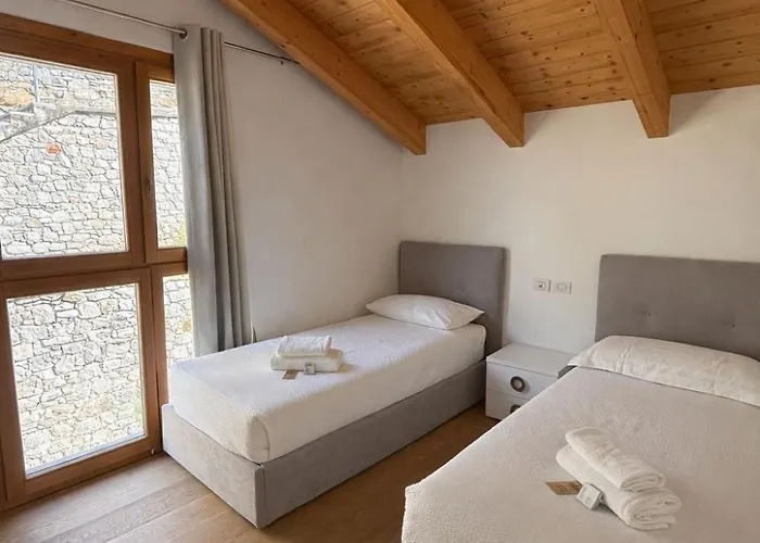 Spectacular Views And Modern Living On Vakantiehuis *