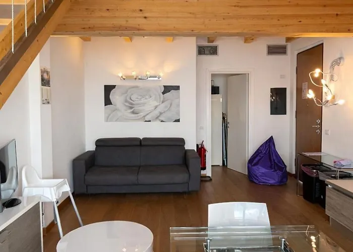 Spectacular Views And Modern Living On